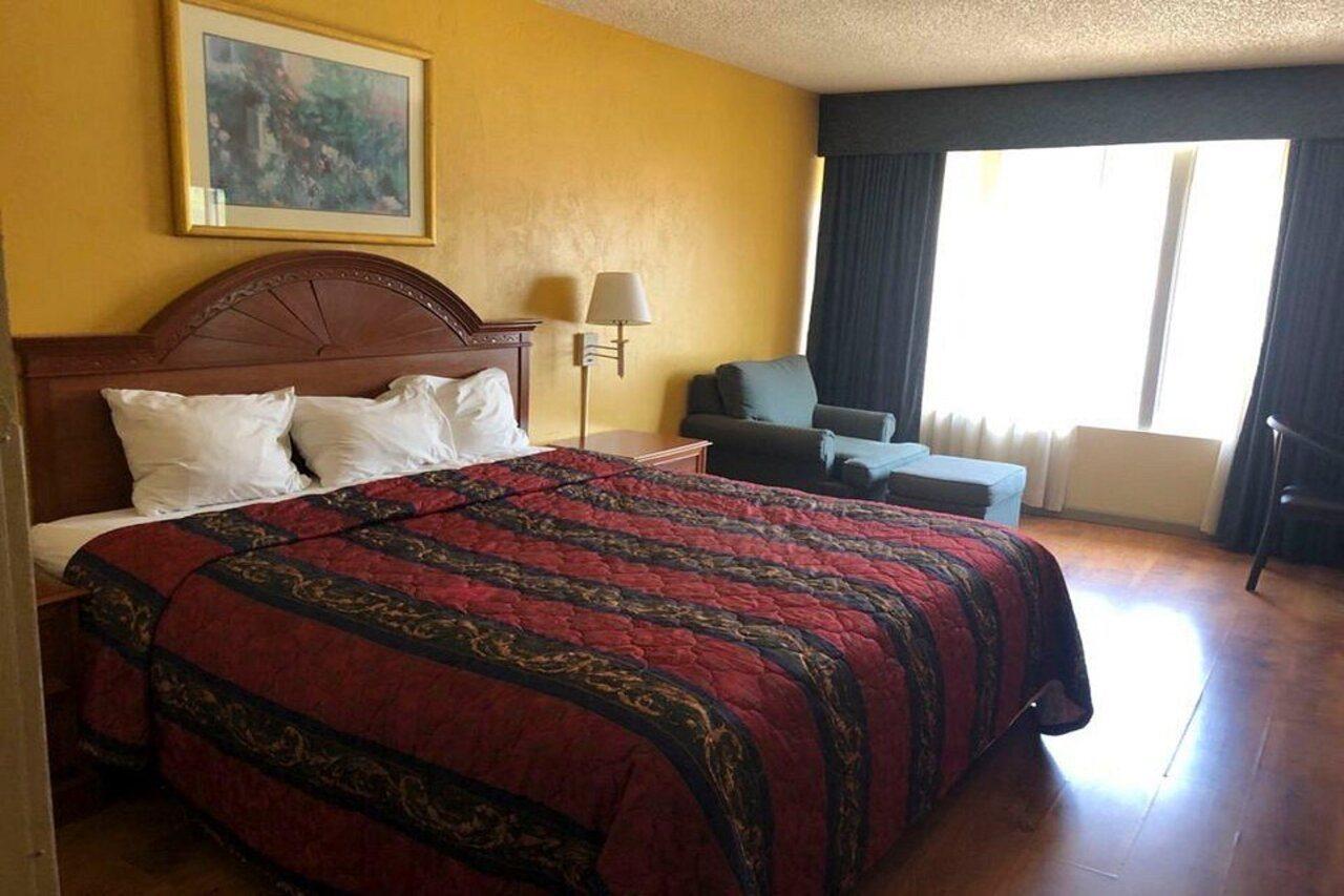 Oyo Hotel Tulsa I-44 Midtown Luaran gambar