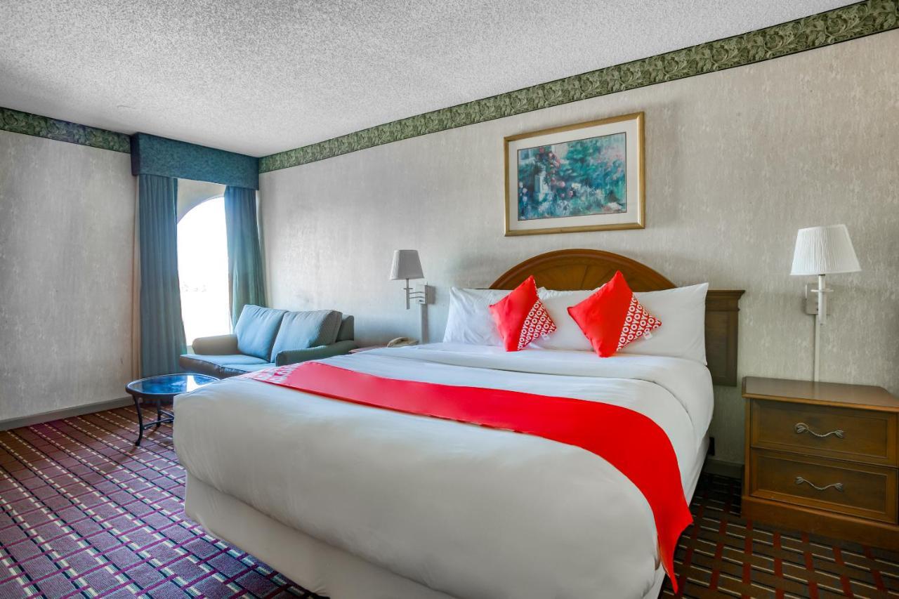 Oyo Hotel Tulsa I-44 Midtown Luaran gambar