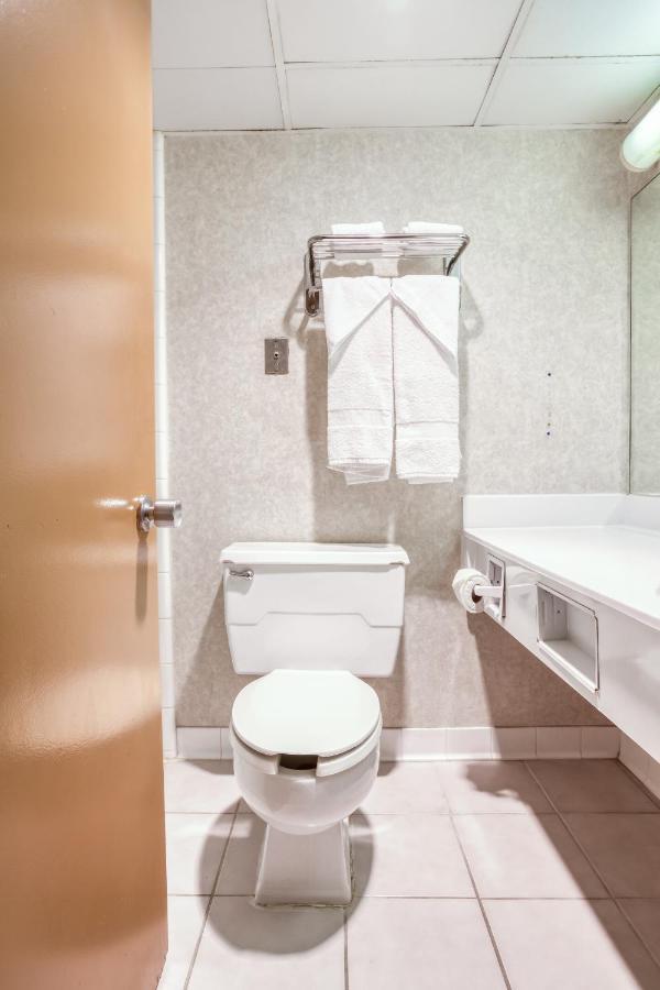 Oyo Hotel Tulsa I-44 Midtown Luaran gambar