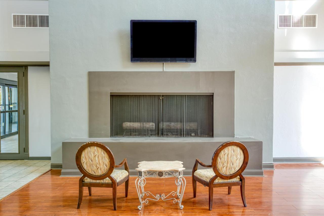 Oyo Hotel Tulsa I-44 Midtown Luaran gambar